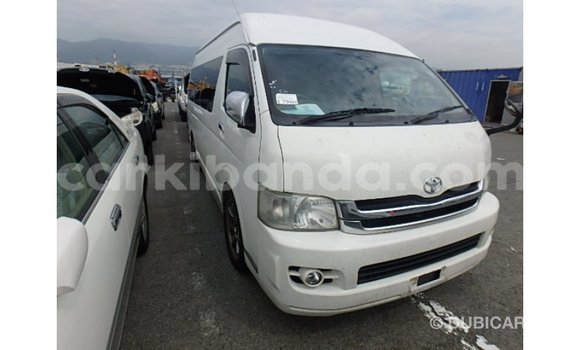 Acheter Import Voiture Toyota Hiace Blanc à Import - Dubai, Ouganda Acheter Import Voiture Toyota Hiace Blanc à Import - Dubai, Ouganda