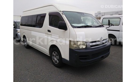 Acheter Import Voiture Toyota Hiace Blanc à Import - Dubai, Ouganda Acheter Import Voiture Toyota Hiace Blanc à Import - Dubai, Ouganda