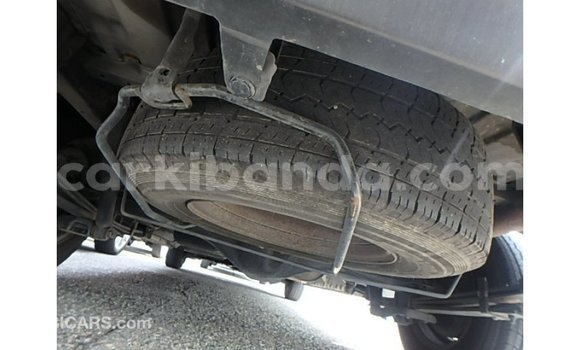 Acheter Import Voiture Toyota Hiace Blanc à Import - Dubai, Ouganda Acheter Import Voiture Toyota Hiace Blanc à Import - Dubai, Ouganda