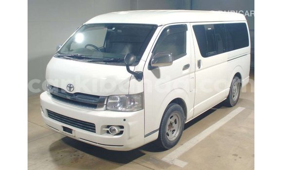 Acheter Import Voiture Toyota Hiace Blanc à Import - Dubai, Ouganda Acheter Import Voiture Toyota Hiace Blanc à Import - Dubai, Ouganda