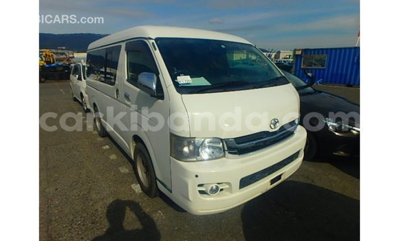 Acheter Import Voiture Toyota Hiace Blanc à Import - Dubai, Ouganda Acheter Import Voiture Toyota Hiace Blanc à Import - Dubai, Ouganda