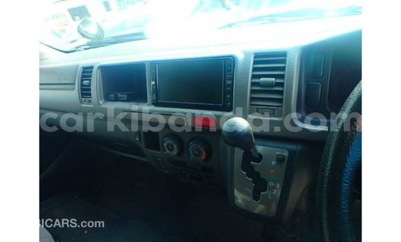 Acheter Import Voiture Toyota Hiace Blanc à Import - Dubai, Ouganda Acheter Import Voiture Toyota Hiace Blanc à Import - Dubai, Ouganda