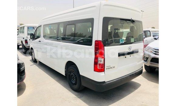 Acheter Import Voiture Toyota Hiace Blanc à Import - Dubai, Ouganda Acheter Import Voiture Toyota Hiace Blanc à Import - Dubai, Ouganda