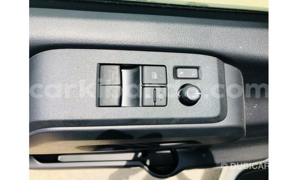 Acheter Import Voiture Toyota Hiace Blanc à Import - Dubai, Ouganda Acheter Import Voiture Toyota Hiace Blanc à Import - Dubai, Ouganda