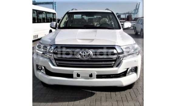Buy Import Toyota Land Cruiser White Car in Import - Dubai in Uganda