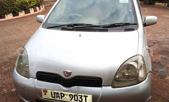 Gura Yakoze Toyota Vitz Silver Imodoka i Kampala mu Uganda Gura Yakoze Toyota Vitz Silver Imodoka i Kampala mu Uganda
