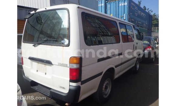Acheter Import Voiture Toyota Hiace Blanc à Import - Dubai, Ouganda Acheter Import Voiture Toyota Hiace Blanc à Import - Dubai, Ouganda