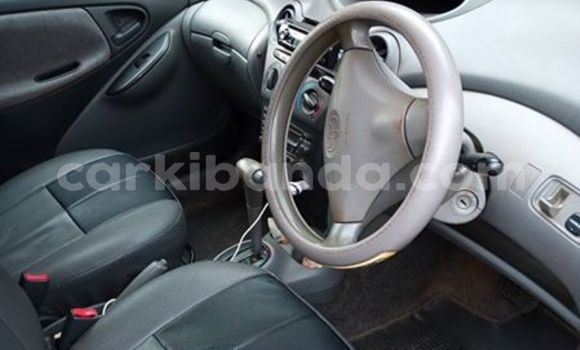 Gura Yakoze Toyota Vitz Silver Imodoka i Kampala mu Uganda Gura Yakoze Toyota Vitz Silver Imodoka i Kampala mu Uganda