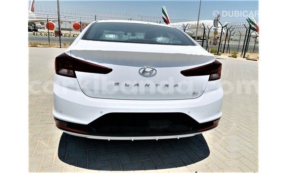 Acheter Import Voiture Hyundai Elantra Blanc à Import - Dubai, Ouganda Acheter Import Voiture Hyundai Elantra Blanc à Import - Dubai, Ouganda