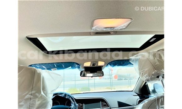 Acheter Import Voiture Hyundai Elantra Blanc à Import - Dubai, Ouganda Acheter Import Voiture Hyundai Elantra Blanc à Import - Dubai, Ouganda