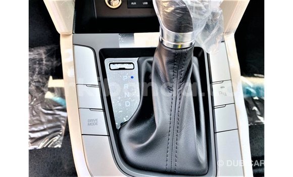 Acheter Import Voiture Hyundai Elantra Blanc à Import - Dubai, Ouganda Acheter Import Voiture Hyundai Elantra Blanc à Import - Dubai, Ouganda