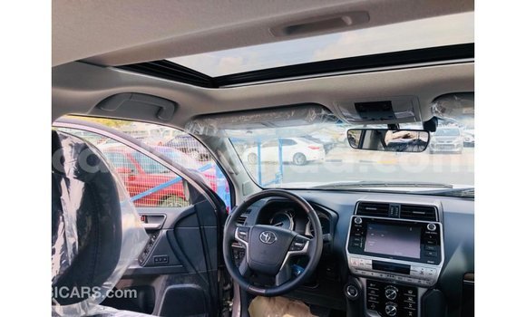 Acheter Import Voiture Toyota Prado Marron à Import - Dubai, Ouganda Acheter Import Voiture Toyota Prado Marron à Import - Dubai, Ouganda