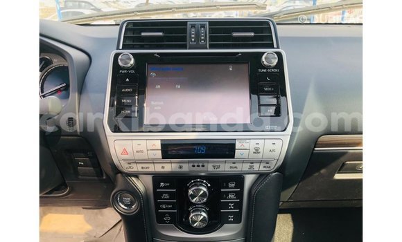 Acheter Import Voiture Toyota Prado Marron à Import - Dubai, Ouganda Acheter Import Voiture Toyota Prado Marron à Import - Dubai, Ouganda