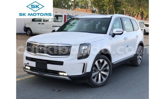 Buy Import Kia Carens White Car in Import - Dubai in Uganda