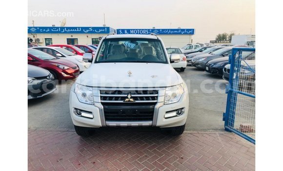Nunua Imported Mitsubishi Pajero Nyeupe Gari ndani ya Import - Dubai nchini Uganda Nunua Imported Mitsubishi Pajero Nyeupe Gari ndani ya Import - Dubai nchini Uganda