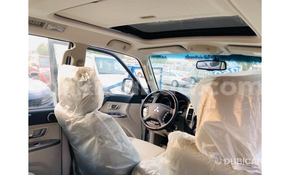 Nunua Imported Mitsubishi Pajero Nyeupe Gari ndani ya Import - Dubai nchini Uganda Nunua Imported Mitsubishi Pajero Nyeupe Gari ndani ya Import - Dubai nchini Uganda