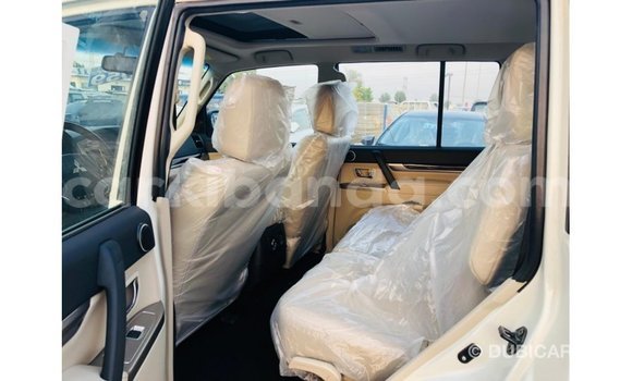 Nunua Imported Mitsubishi Pajero Nyeupe Gari ndani ya Import - Dubai nchini Uganda Nunua Imported Mitsubishi Pajero Nyeupe Gari ndani ya Import - Dubai nchini Uganda
