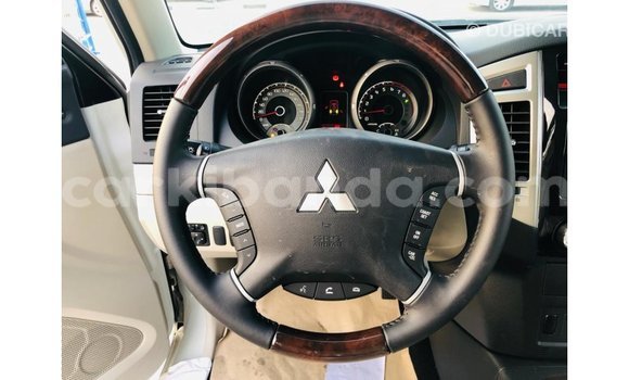 Nunua Imported Mitsubishi Pajero Nyeupe Gari ndani ya Import - Dubai nchini Uganda Nunua Imported Mitsubishi Pajero Nyeupe Gari ndani ya Import - Dubai nchini Uganda