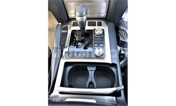 Acheter Import Voiture Toyota Land Cruiser Autre à Import - Dubai, Ouganda Acheter Import Voiture Toyota Land Cruiser Autre à Import - Dubai, Ouganda