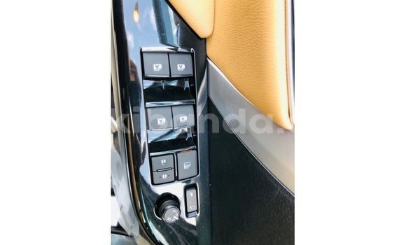 Acheter Import Voiture Toyota Fortuner Noir à Import - Dubai, Ouganda Acheter Import Voiture Toyota Fortuner Noir à Import - Dubai, Ouganda