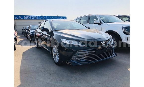 Nunua Imported Toyota Camry Nyeusi Gari ndani ya Import - Dubai nchini Uganda