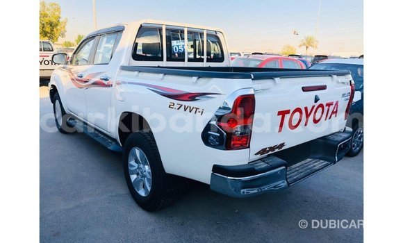Acheter Import Voiture Toyota Hilux Blanc à Import - Dubai, Ouganda Acheter Import Voiture Toyota Hilux Blanc à Import - Dubai, Ouganda