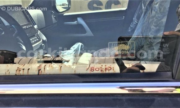 Acheter Import Voiture Toyota Land Cruiser Noir à Import - Dubai, Ouganda Acheter Import Voiture Toyota Land Cruiser Noir à Import - Dubai, Ouganda