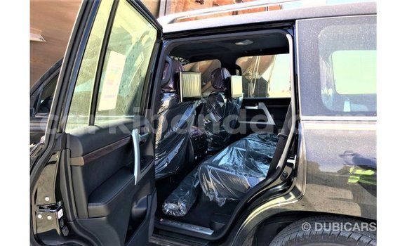 Acheter Import Voiture Toyota Land Cruiser Noir à Import - Dubai, Ouganda Acheter Import Voiture Toyota Land Cruiser Noir à Import - Dubai, Ouganda