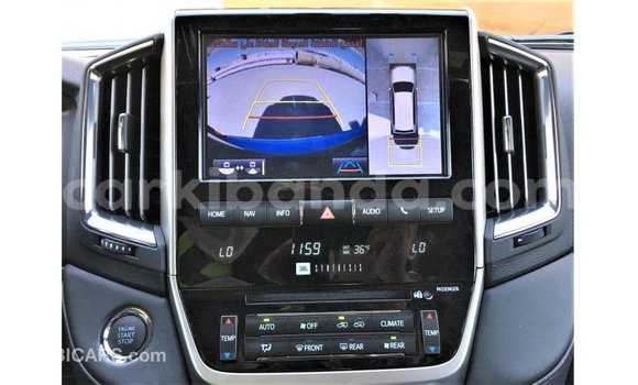 Acheter Import Voiture Toyota Land Cruiser Noir à Import - Dubai, Ouganda Acheter Import Voiture Toyota Land Cruiser Noir à Import - Dubai, Ouganda