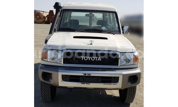 Buy Import Toyota Land Cruiser White Car in Import - Dubai in Uganda