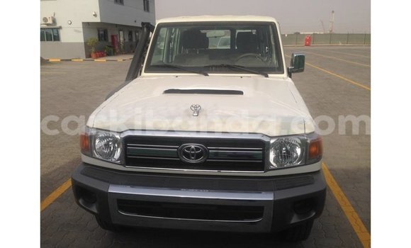 Buy Import Toyota Land Cruiser White Car in Import - Dubai in Uganda