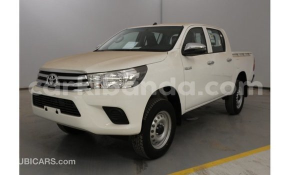 Acheter Import Voiture Toyota Hilux Blanc à Import - Dubai, Ouganda Acheter Import Voiture Toyota Hilux Blanc à Import - Dubai, Ouganda
