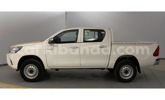Acheter Import Voiture Toyota Hilux Blanc à Import - Dubai, Ouganda Acheter Import Voiture Toyota Hilux Blanc à Import - Dubai, Ouganda