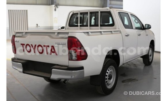 Acheter Import Voiture Toyota Hilux Blanc à Import - Dubai, Ouganda Acheter Import Voiture Toyota Hilux Blanc à Import - Dubai, Ouganda