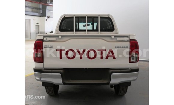 Acheter Import Voiture Toyota Hilux Blanc à Import - Dubai, Ouganda Acheter Import Voiture Toyota Hilux Blanc à Import - Dubai, Ouganda