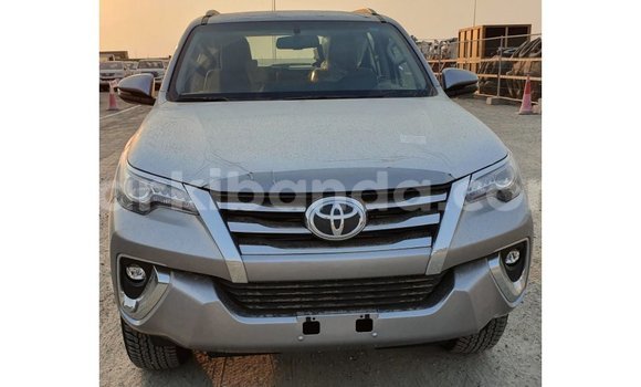 Acheter Import Voiture Toyota Fortuner Autre à Import - Dubai, Ouganda