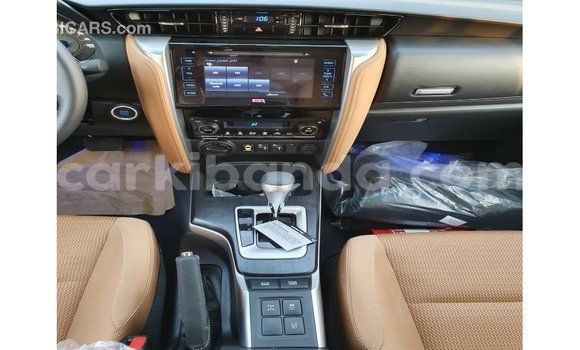 Acheter Import Voiture Toyota Fortuner Autre à Import - Dubai, Ouganda Acheter Import Voiture Toyota Fortuner Autre à Import - Dubai, Ouganda