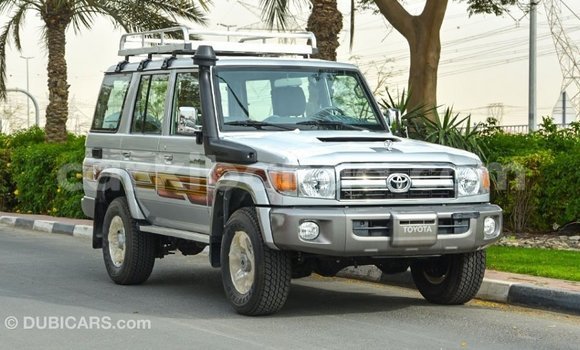 Acheter Import Voiture Toyota Land Cruiser Autre à Import - Dubai, Ouganda Acheter Import Voiture Toyota Land Cruiser Autre à Import - Dubai, Ouganda