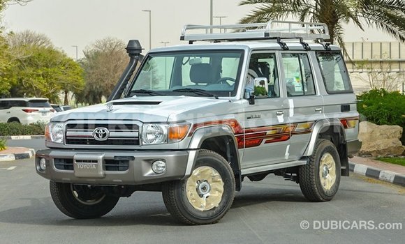 Acheter Import Voiture Toyota Land Cruiser Autre à Import - Dubai, Ouganda Acheter Import Voiture Toyota Land Cruiser Autre à Import - Dubai, Ouganda