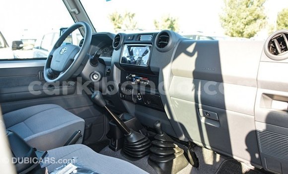 Acheter Import Voiture Toyota Land Cruiser Autre à Import - Dubai, Ouganda Acheter Import Voiture Toyota Land Cruiser Autre à Import - Dubai, Ouganda