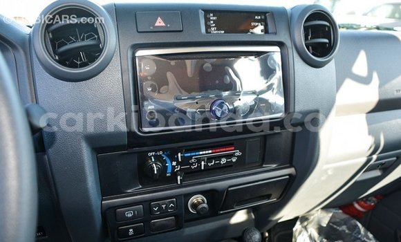 Acheter Import Voiture Toyota Land Cruiser Autre à Import - Dubai, Ouganda Acheter Import Voiture Toyota Land Cruiser Autre à Import - Dubai, Ouganda