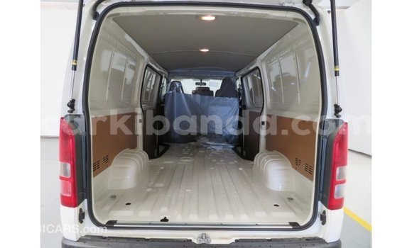 Acheter Import Voiture Toyota Hiace Blanc à Import - Dubai, Ouganda Acheter Import Voiture Toyota Hiace Blanc à Import - Dubai, Ouganda