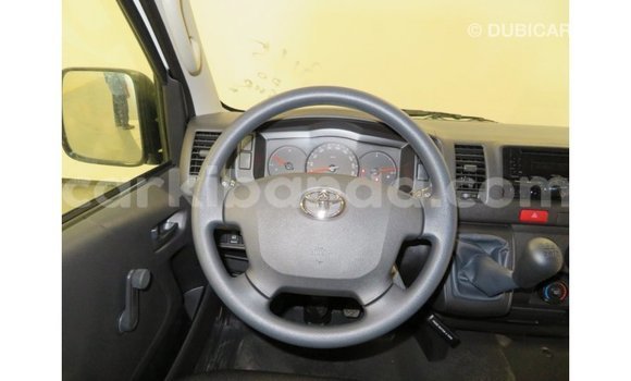 Acheter Import Voiture Toyota Hiace Blanc à Import - Dubai, Ouganda Acheter Import Voiture Toyota Hiace Blanc à Import - Dubai, Ouganda