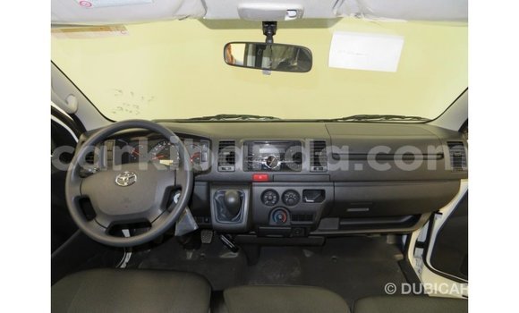 Acheter Import Voiture Toyota Hiace Blanc à Import - Dubai, Ouganda Acheter Import Voiture Toyota Hiace Blanc à Import - Dubai, Ouganda
