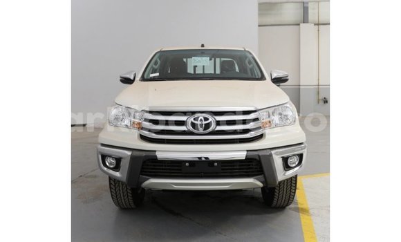 Acheter Import Voiture Toyota Hilux Blanc à Import - Dubai, Ouganda
