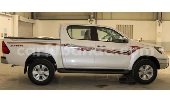 Acheter Import Voiture Toyota Hilux Blanc à Import - Dubai, Ouganda Acheter Import Voiture Toyota Hilux Blanc à Import - Dubai, Ouganda