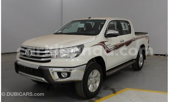 Acheter Import Voiture Toyota Hilux Blanc à Import - Dubai, Ouganda Acheter Import Voiture Toyota Hilux Blanc à Import - Dubai, Ouganda