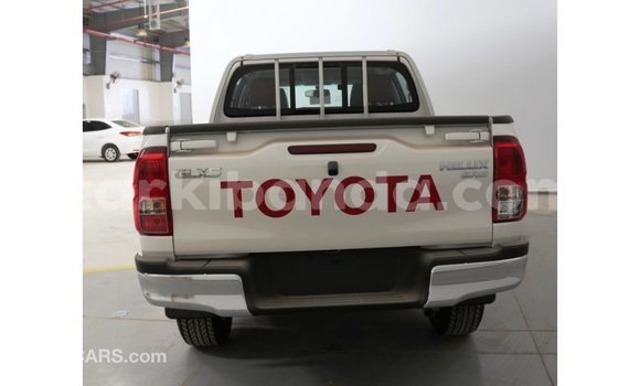 Acheter Import Voiture Toyota Hilux Blanc à Import - Dubai, Ouganda Acheter Import Voiture Toyota Hilux Blanc à Import - Dubai, Ouganda