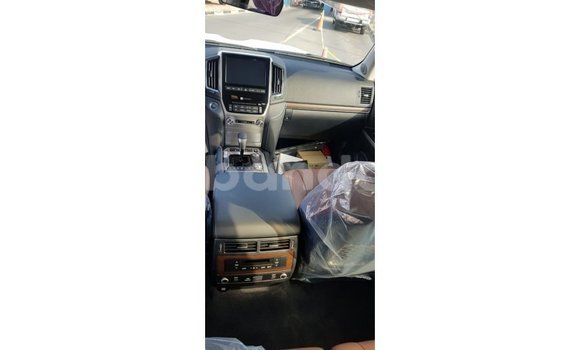 Acheter Import Voiture Toyota Land Cruiser Noir à Import - Dubai, Ouganda Acheter Import Voiture Toyota Land Cruiser Noir à Import - Dubai, Ouganda