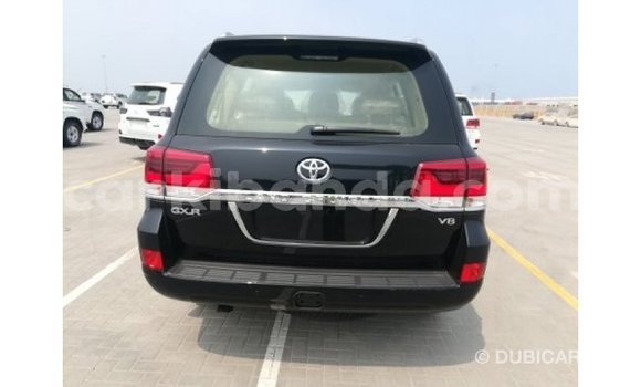 Acheter Import Voiture Toyota Land Cruiser Noir à Import - Dubai, Ouganda Acheter Import Voiture Toyota Land Cruiser Noir à Import - Dubai, Ouganda